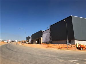 11366 m² Industrial space in Commercia