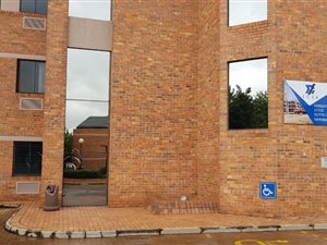 79 m² Office Space in Bruma