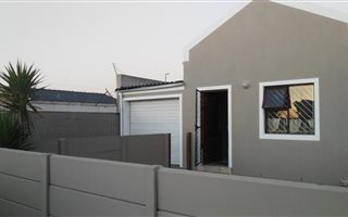 3 Bedroom Cluster in Mitchells Plain