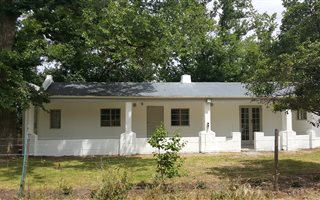 2 Bedroom Garden Cottage in Vlottenburg