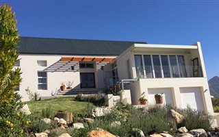 6 Bedroom House in Franschhoek