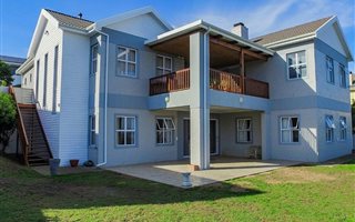 4 Bedroom House in Hemel en Aarde