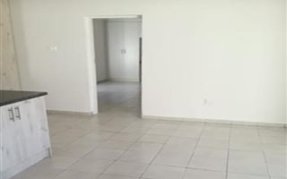 2 Bedroom Garden Cottage in The Hill