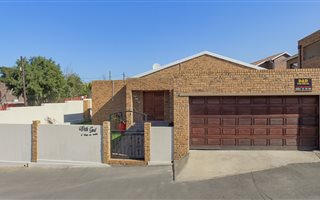 3 Bedroom Cluster in Oakdene