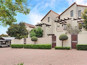 2 Bed Apartment in Fourways Gardens