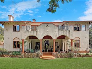 4 Bed House in Westcliff