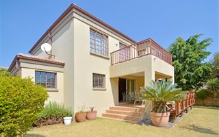 3 Bedroom Townhouse in Amorosa