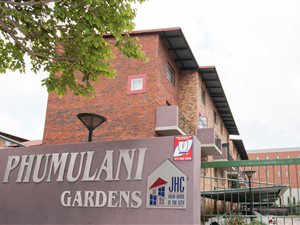 2 Bed Apartment in Newtown