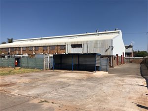 215 m² Industrial space in Gateway Industrial Park