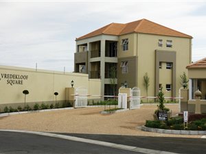 2 Bed Apartment in Vredekloof Heights