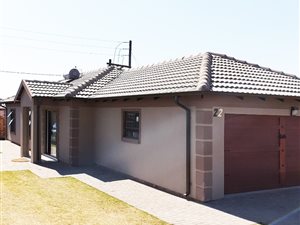 3 Bed House in Clayville