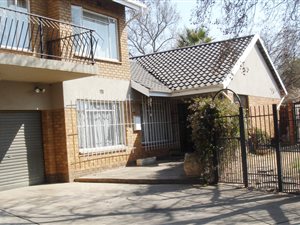 6 Bed House in Sharon Park