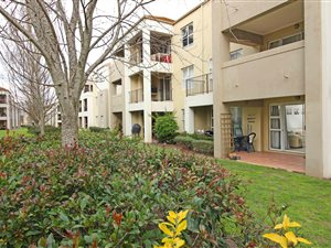 2 Bed Apartment in Vredekloof Heights