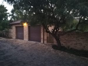 3 Bed Townhouse in Amberfield Manor