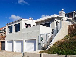3 Bed House in Simons Town
