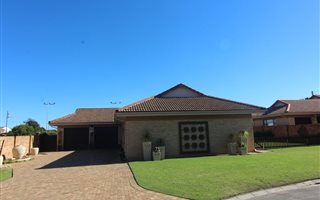 3 Bedroom House in Heather Park