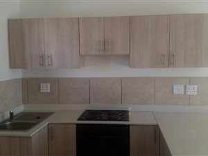 2 Bed Apartment in Grassy Park