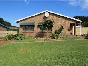 3 Bed House in Stilbaai