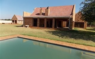 1.1 ha Farm in The Orchards