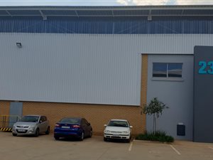 613 m² Industrial space in Pomona