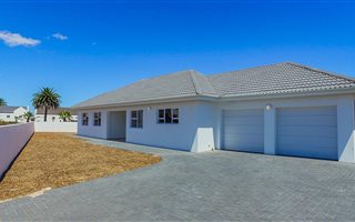 3 Bedroom House in Shelley Point