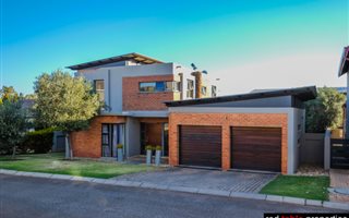 4 Bedroom House in Olympus
