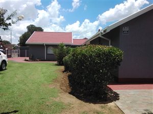 3 Bed House in Vanderbijlpark CE5