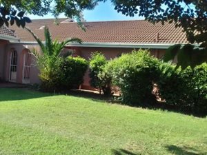 3 Bedroom House in Vanderbijlpark CE5