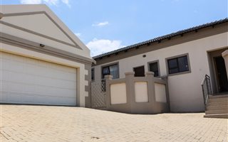 3 Bedroom Townhouse in Doringkruin