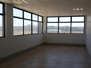417 m² Industrial space in Cornubia