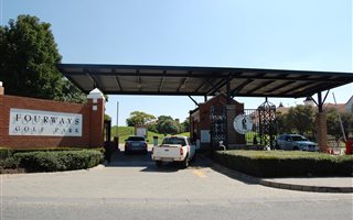 280 m² Commercial space in Fourways Gardens