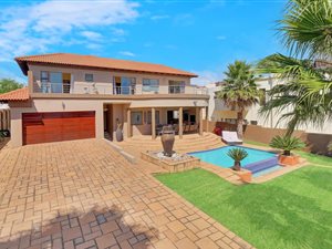 4 Bed House in Eagle Canyon Golf Estate