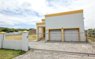 3 Bedroom House in Clarendon Marine