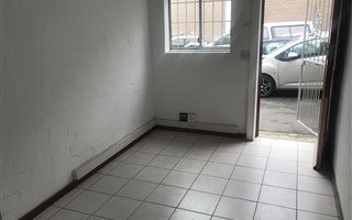 272 m² Industrial space in Airport Industria
