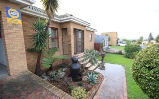 3 Bedroom House in Langeberg Heights