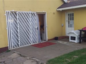 1 Bed Garden Cottage in Verwoerdpark