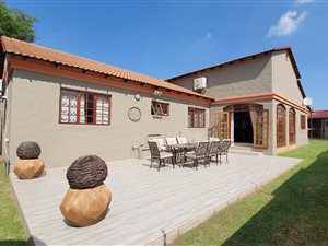 4 Bed House in Ninapark
