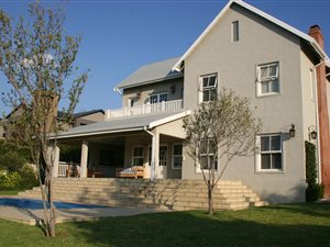 4 Bed House in Waterfall Country Estate
