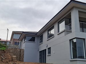 3 Bed House in Dana Bay