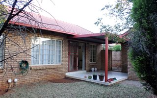 2 Bedroom Townhouse in Die Wilgers