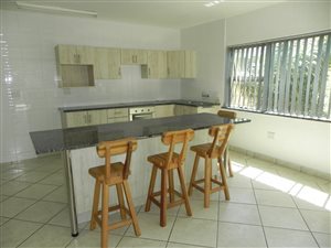 2 Bed Apartment in Shelly Beach