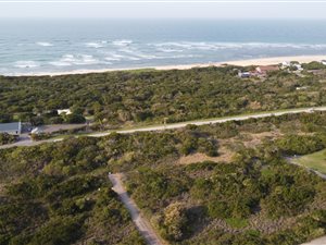 1092 m² Land available in Cannon Rocks