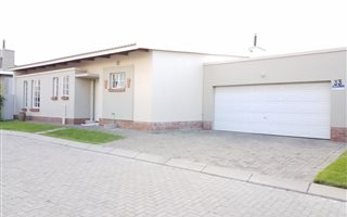 3 Bedroom Simplex in Waterval East