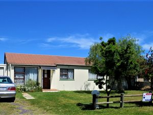 3 Bed House in Bothasig