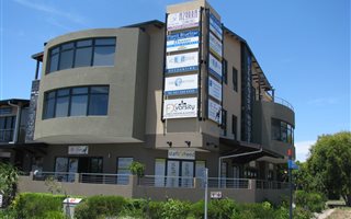 74 m² Office Space in Tableview