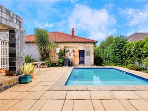 4 Bed House in Greenside