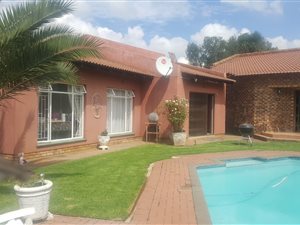 3 Bed House in Falcon Ridge