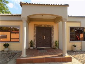 5 Bed House in Horison Park