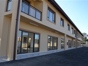 560 m² Office Space in Escombe