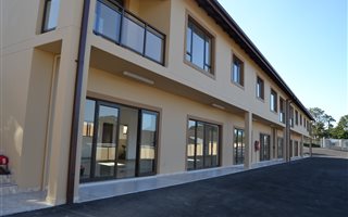 560 m² Office Space in Escombe